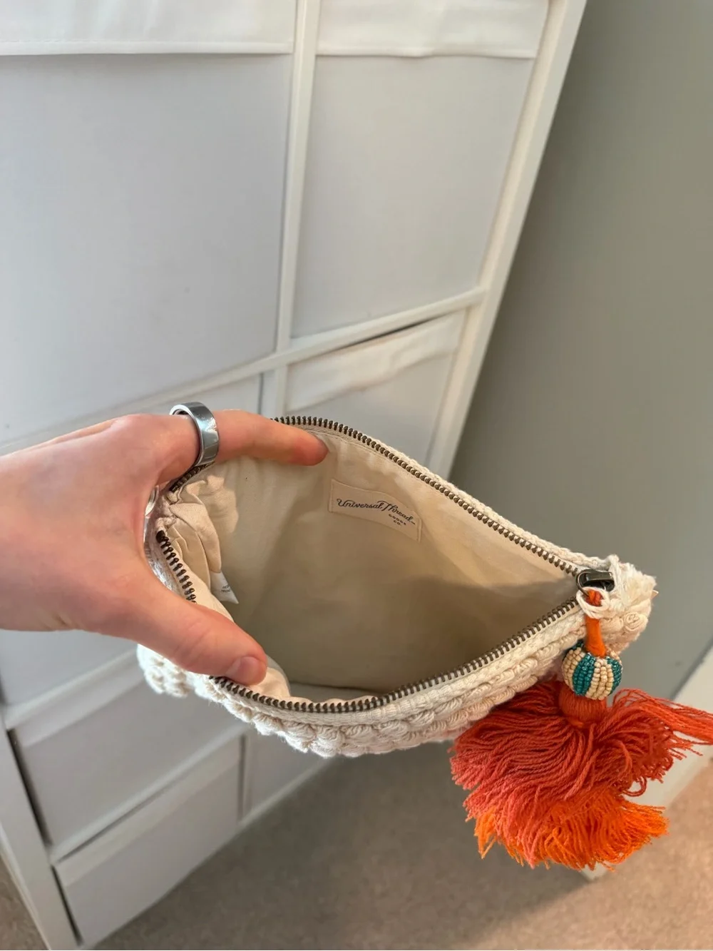 NWT UNIVERSAL THREAD CLUTCH